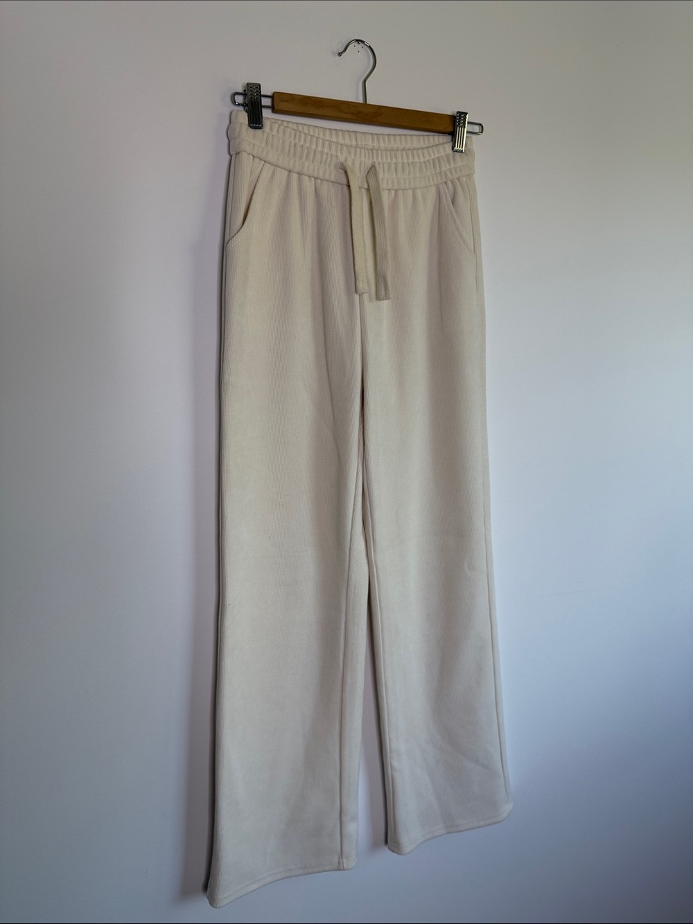 BN Women’s Petite Cream Thick Drawstring Lounge Pants